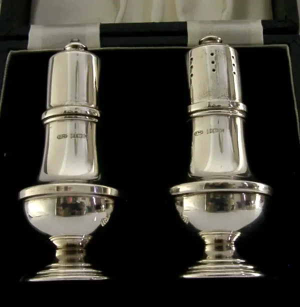 CASED SOLID STERLING SILVER SALT and PEPPER POTS 1976 CRUET 56g
