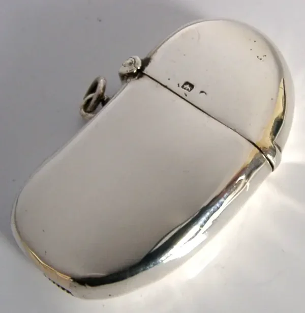 ANTIQUE SILVER KIDNEY BEAN SHAPED VESTA CASE 1910