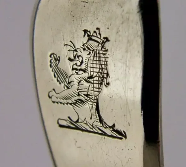 LAWLESS FAMILY CRESTED GEORGIAN STERLING SILVER SUGAR SIFTER SPOON 1829 ANTIQUE