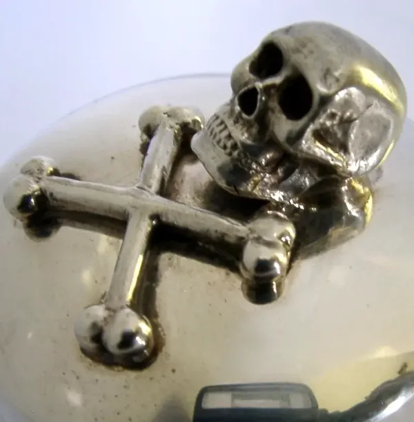 THEO FENNELL HEAVY 96 g SOLID STERLING SILVER SKULL & CROSS BONES BOX 2005