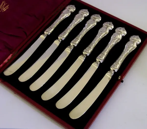 SIX STERLING SILVER HANDLED BUTTER SPREADERS ART NOUVEAU CUTTLERY 1903 CASED