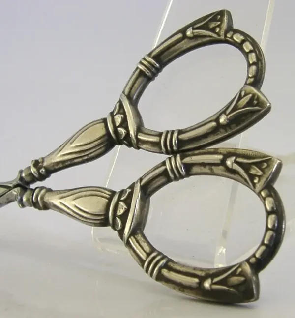 FRENCH EGYPTIAN STYLE SILVER NEEDLEWORK SEWING SCISSORS c1910 ANTIQUES