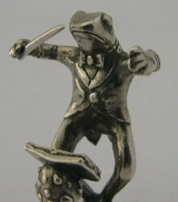 RARE STERLING SILVER ANIMAL FROG CONDUCTOR MENU HOLDER LONDON 2018 NOVELTY