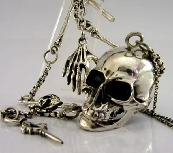 NOVELTY STERLING SILVER SKULL BOX & ALBERT CHAIN c1980 58g