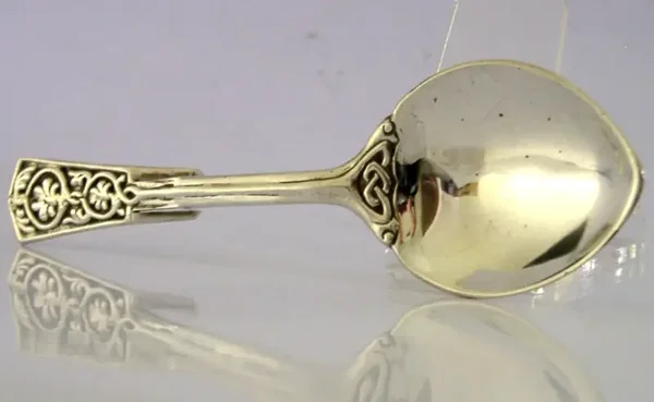 ENGLISH STERLING SILVER HOOKED BACK HONEY SPOON 1955 CELTIC 34g