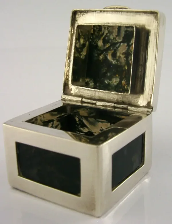 STUNNING INDIAN SOLID SILVER MOSS AGATE BOX c1920 ANTIQUE 78g