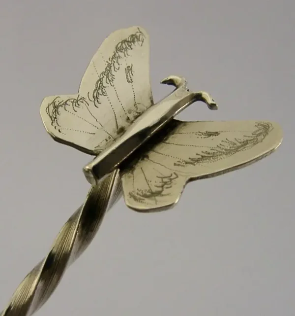 ENGLISH SOLID STERLING SILVER BUTTERFLY SUGAR SCOOP CADDY SPOON 1979 PRETTY