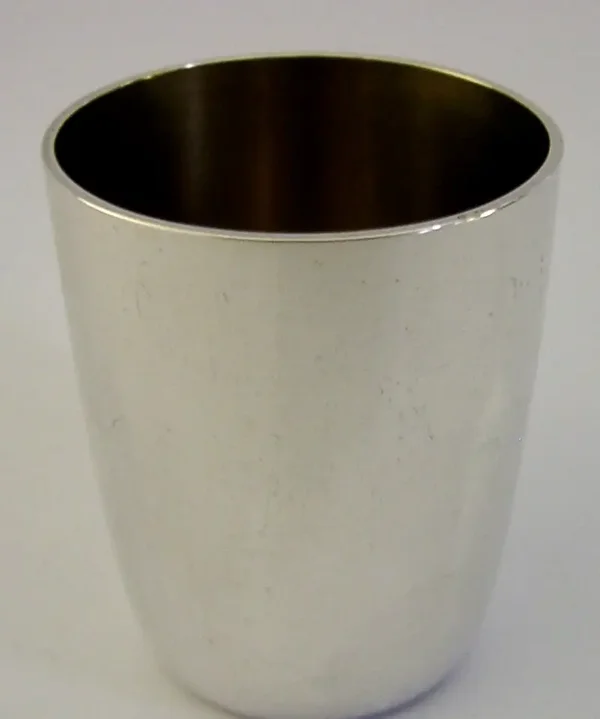STYLISH GERMAN STERLING SILVER WHISKY TOT SHOT CUP c1950 BARWARE 38g