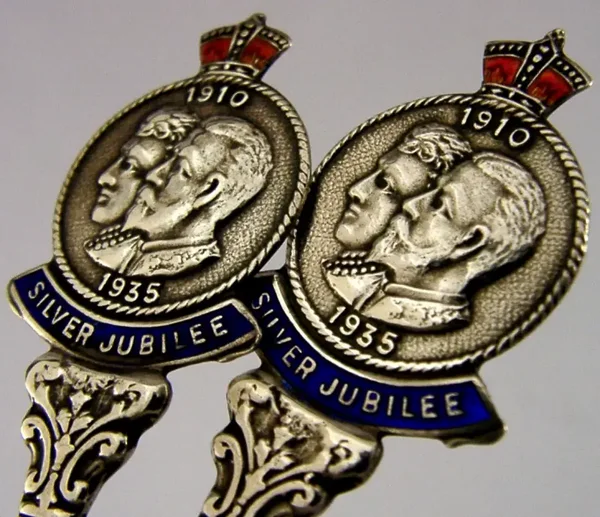 PAIR of STERLING SILVER ENAMEL KING GEORGE V SILVER JUBILEE JAM SPOONS 1934