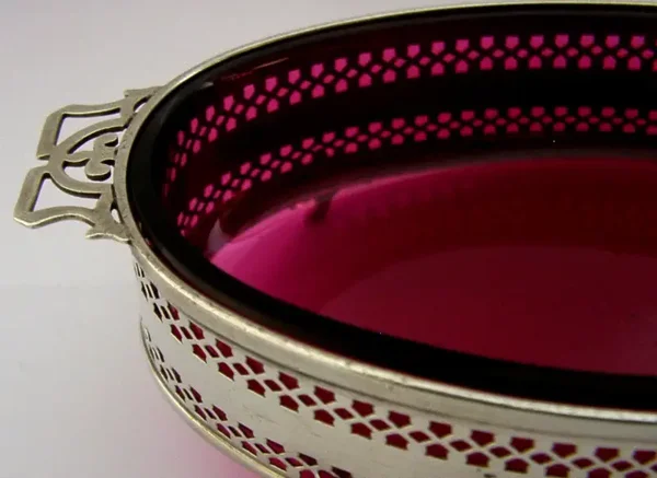 BEAUTIFUL ENGLISH STERLING SILVER CRANBERRY GLASS DISH 1926 ANTIQUE 176g