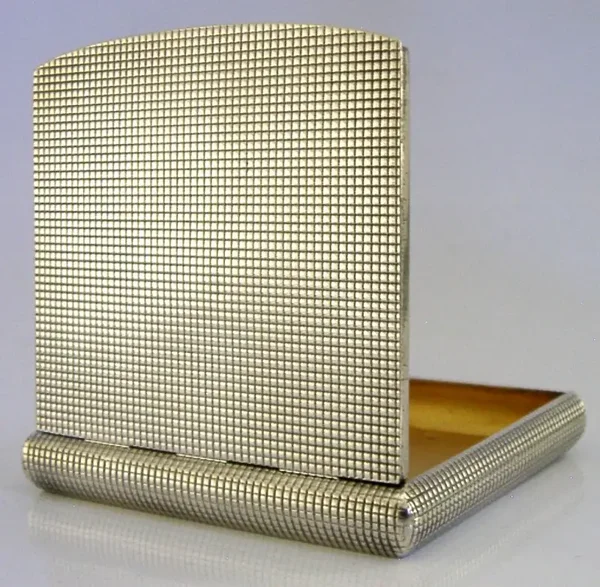 STYLISH 114g ENGLISH SOLID STERLING SILVER CASE BOX 1957 ART DECO