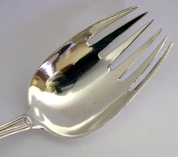 GEORGIAN STERLING SILVER THOMPSON FAMILY CRESTED RUNCIBLE SPOON 1795 ANTIQUE