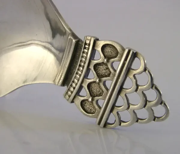 ARTS & CRAFTS SCOTTISH DAVID HODGE STERLING SILVER CADDY SPOON 1985