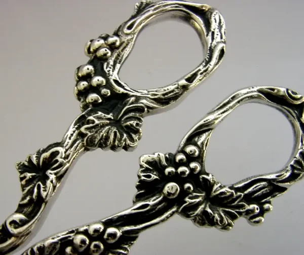 RARE IRISH CAST SOLID STERLING SILVER GRAPE SHEARS 2001 BARWARE 104g