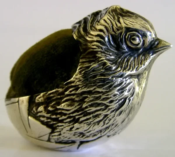 SAMPSON MORDAN STERLING SILVER CHICK PIN CUSHION SEWING NEEDLEWORK BIRD 1906