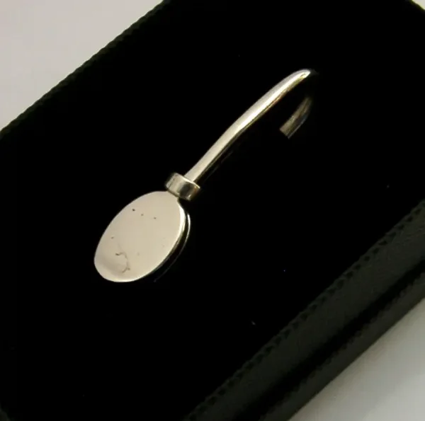 ENGLISH SOLID STERLING SILVER NAPKIN CLIP HOLDER 1986 BOXED