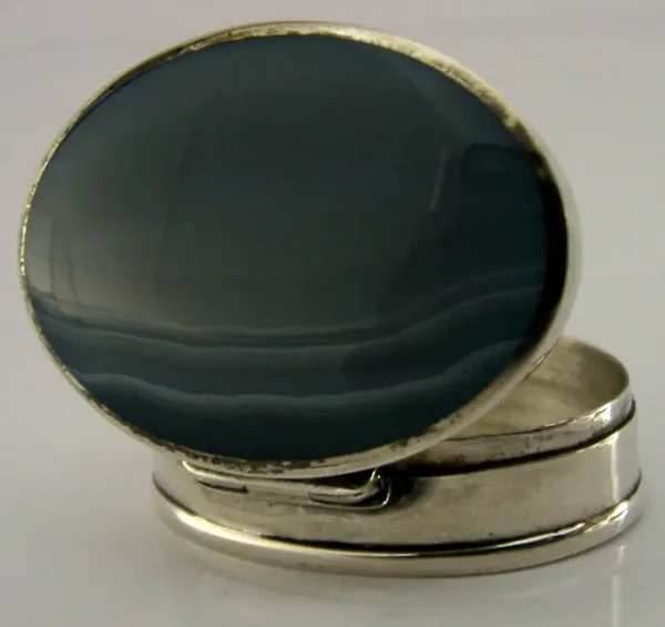 STUNNING ENGLISH SOLID STERLING SILVER BLUE AGATE PILL BOX 1999 ANTIQUE