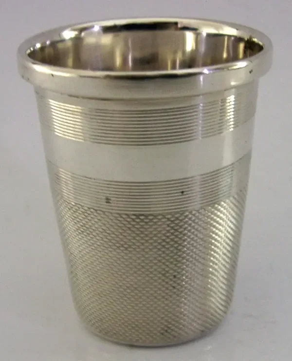 STERLING SILVER GIANT THIMBLE TOT SHOT BEAKER CUP MEASURE 1975 BARWARE