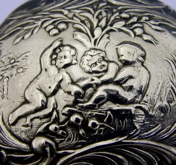 GERMAN 64g HANAU STERLING SILVER CHERUB TABLE BOX 1903 ANTIQUE