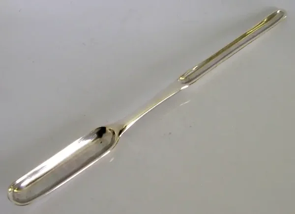 GEORGE II 1754 STERLING SILVER HORSE COLEMAN FAMILY CRESTED MARROW SCOOP ANTIQUE
