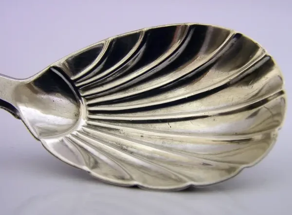 ENGLISH GEORGIAN STERLING SILVER SCALLOPED BOWL CADDY SPOON 1829 ANTIQUE