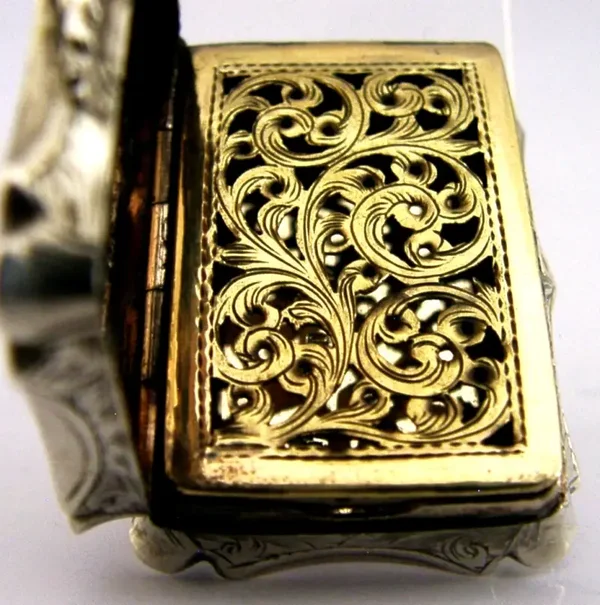 RARE ANTIQUE NATHANIEL MILLS VICTORIAN STERLING SILVER VINAIGRETTE BOX 1850