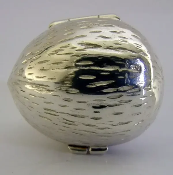 NOVELTY ENGLISH SOLID STERLING SILVER NUT BOX PECAN WALNUT 2024 23g CHRISTMAS