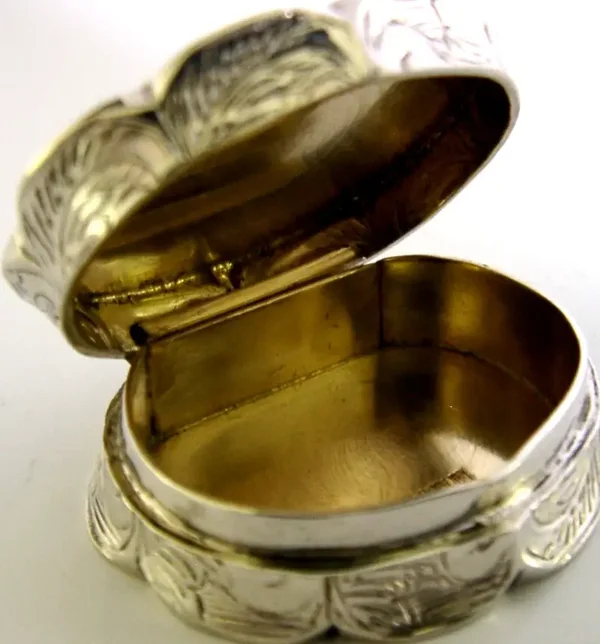 HIGH QUALITY ENGLISH STERLING SILVER BOX 1971