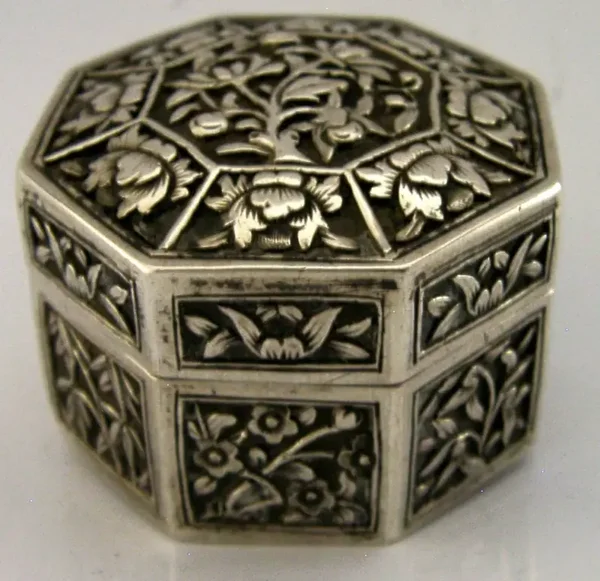 CHINESE EXPORT SOLID SILVER BOX c1900 44g STUNNING ANTIQUE