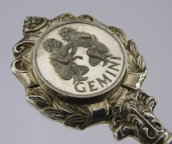 ENGLISH ZODIAC STERLING SILVER GEMINI STAR SIGN SPOON LONDON 1971 HOROSCOPE