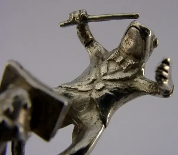 RARE STERLING SILVER ANIMAL FROG CONDUCTOR MENU HOLDER LONDON 1994 NOVELTY