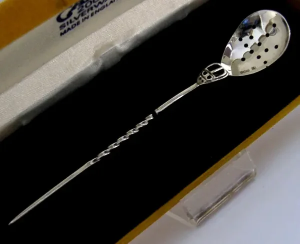 ARTS & CRAFTS SCOTTISH STERLING SILVER SCOTTISH MULL MOTE SPOON 1990