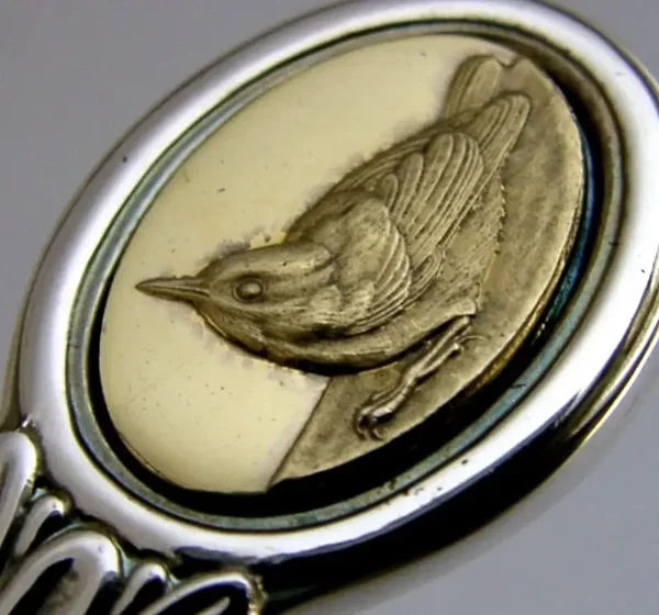 SOLID STERLING SILVER NUTHATCH SPOON LONDON 1975 BIRD 27g