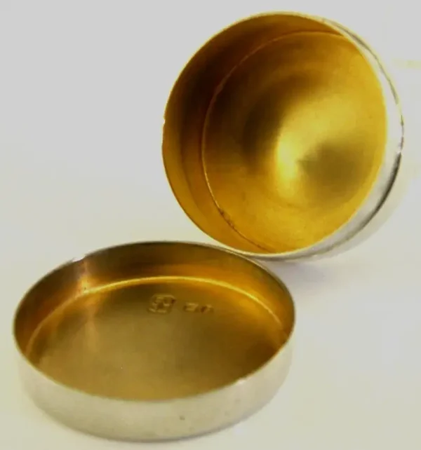 STYLISH ENGLISH SOLID STERLING SILVER PYX WAFER BOX 1960 RELIGIOUS