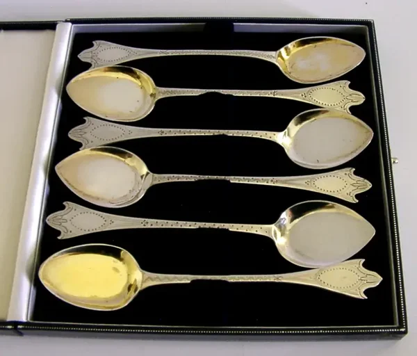 ANTIQUE SET of SIX SOLID STERLING SILVER ICE CREAM SPOONS 76g VICTORIAN