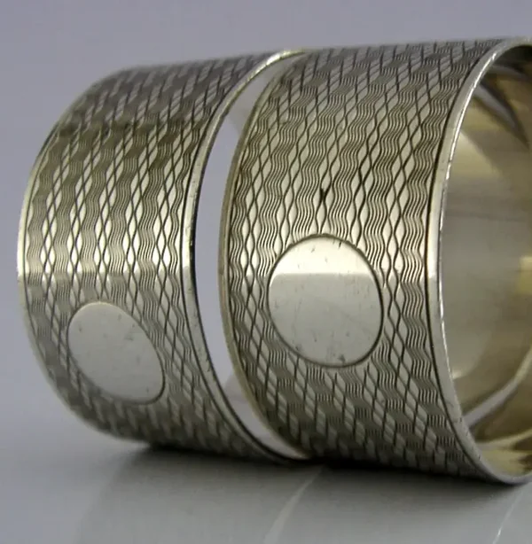 2 ENGLISH CHESTER SOLID STERLING SILVER ENGINE TURNED NAPKIN RINGS 1929 50g