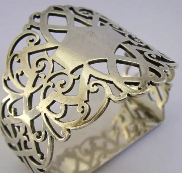 BEAUTIFUL PIERCED ART NOUVEAU STERLING SILVER NAPKIN RING 1904 ANTIQUE 26g