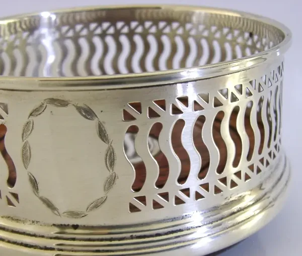 ENGLISH STERLING SILVER WINE BOTTLE COASTER 1998 BARWARE 101g