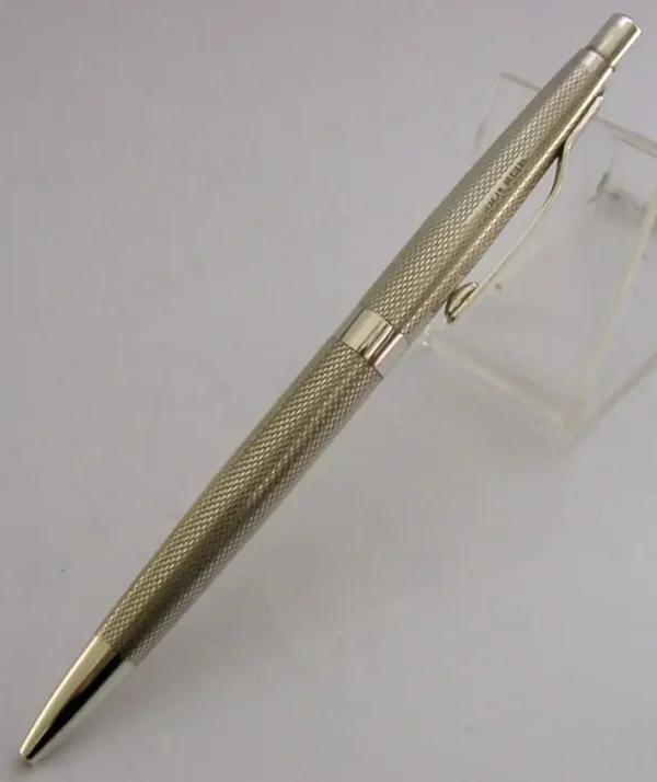 MINT WORKING ENGLISH STERLING SILVER ENGINE TURNED BALLPOINT PEN 1971 DESK ITEM