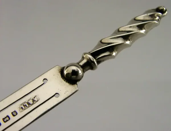ENGLISH ANTIQUE STERLING SILVER BOOKMARK PAGE MAKER 1901 VICTORIAN