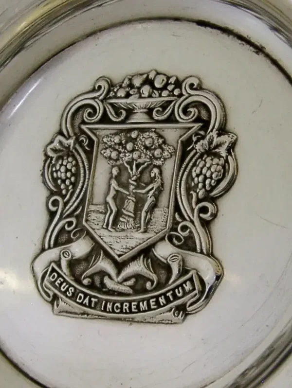 WORSHIPFUL COMPANY of FRUITERERS STERLING SILVER DISH 1927