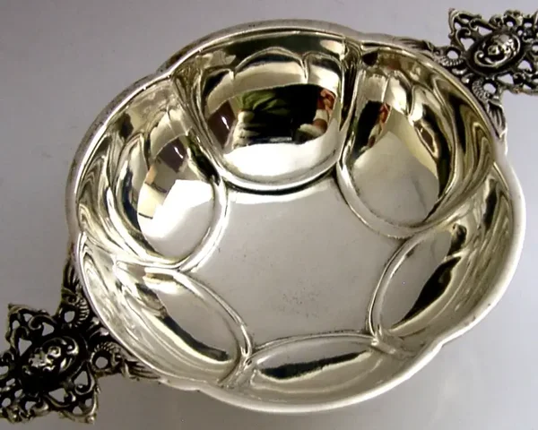 STUNNING DUTCH SOLID SILVER BRANDY BOWL WHISKY QUAICH 1964 BARWARE 90g