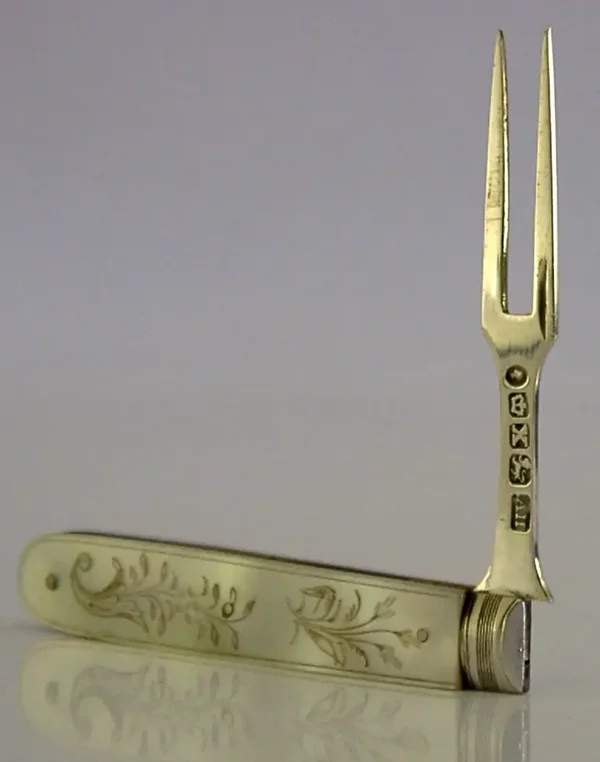 PRETTY VICTORIAN STERLING SILVER FOLDING FORK 1865 ANTIQUE