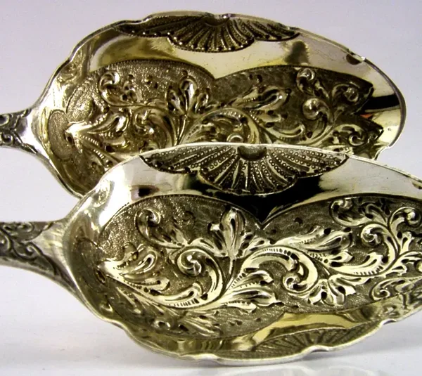 GEORGIAN STERLING SILVER BERRY SERVING SPOONS 1791/99 ANTIQUE 114g