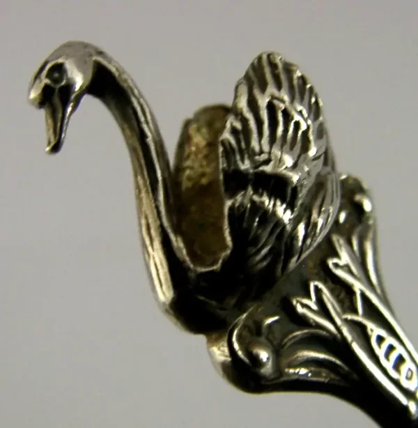 ENGLISH SILVER SWAN SPOON 1975 ANIMAL BIRD