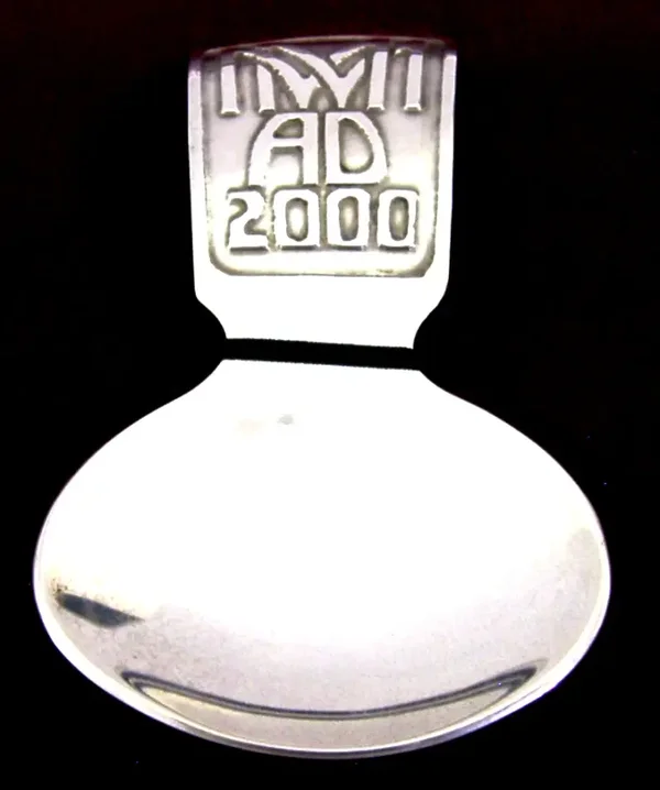 CASED ENGLISH STERLING SILVER MILLENNIUM CADDY SPOON 2000 number 121 of 1000