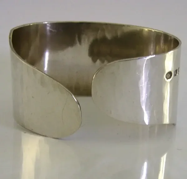 MARGARETTE ROUND STERLING SILVER HAND MADE NAPKIN RING 1961 MARGARETTE ROUND