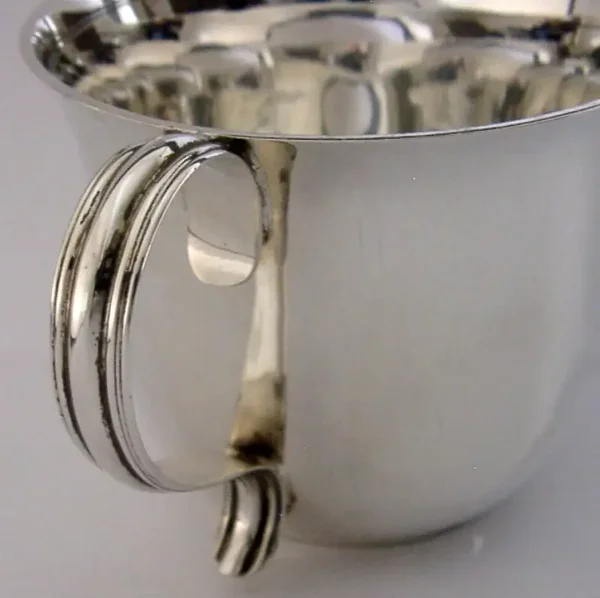 HEAVY 166g ENGLISH SOLID STERLING SILVER TWO HANDLED BOWL PORRINGER 1928 ANTIQUE