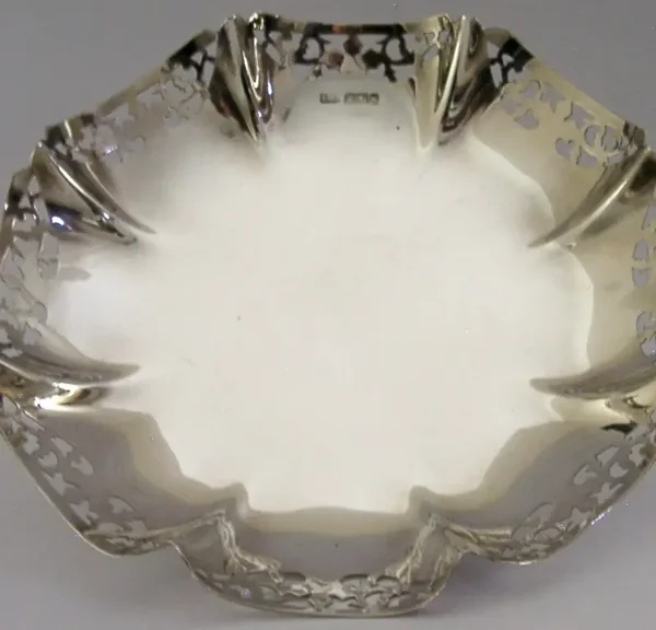 LARGE 250g BEAUTIFUL STERLING SILVER FRUIT or CAKE BOWL DISH 1964 PIERCED