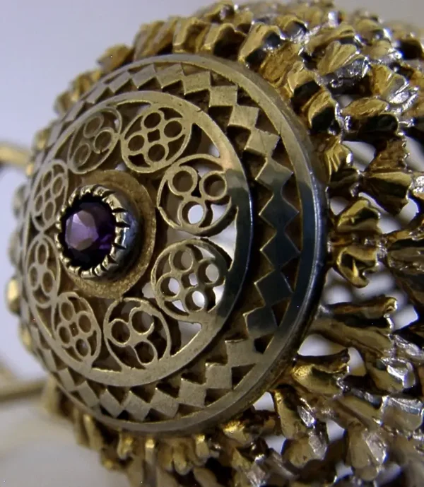 ENGLISH SOLID STERLING SILVER GILT DECORATIVE EGG BOX 1981 GEM STONE SET